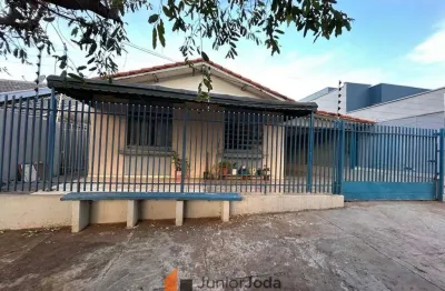 Casa a venda no bairro Parque Avenida - Terreno Inteiro 300m2