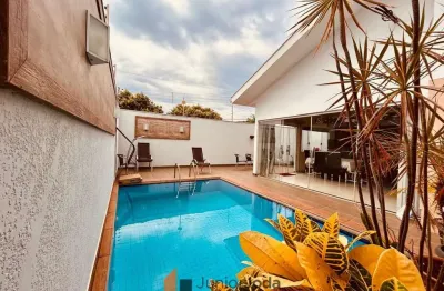 Ótimo sobrado com 3 amplas suítes e piscina a venda no bairro jardim brasil - maringá/pr