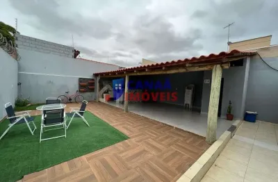 Casa 2/4, 1 suíte, lote individual no jardim europa