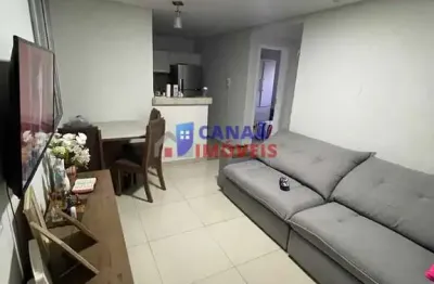 Apartamento térreo 2 quartos parque hungria em frente escola shalon