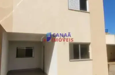 Sobrado 3 quartos 1 suíte em condomínio bairro martins