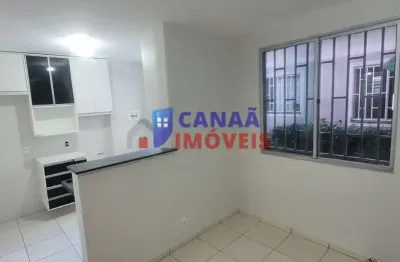 Apartamento térreo 2 quartos c/ armários e garagem coberta