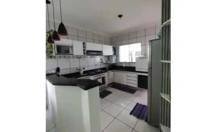 Casa com 3 quartos à venda no Planalto, Uberlândia 