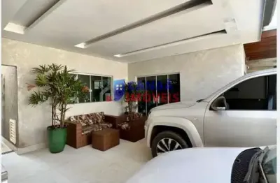 Casa com 3 quartos à venda no Jardim Europa, Uberlândia 