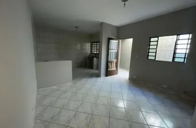 Casa para locação em suzano, jardim das flores, 1 dormitório, 1 banheiro, 1 vaga