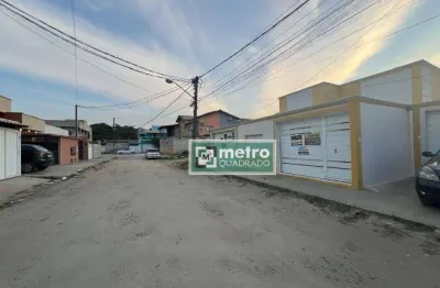 Casa linear completamente independente disponível para venda a parti de  r$ 280.000,00na cidade de rio das ostras - rj, casa super aconchegante com um