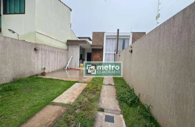 Belíssima casa linear independente de alto padrão em localização privilegiada. fachada moderna, pisos em porcelanato, rebaixamento em gesso, nichos e