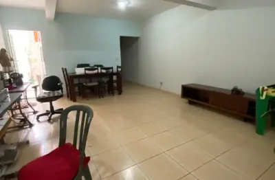 Casa à venda na Rua Padre Aníbal Difrância, 1, Jardim Mangalot, São Paulo