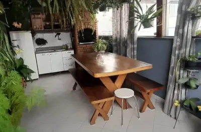 Linda cobertura à venda ! more com conforto em meio a natureza !