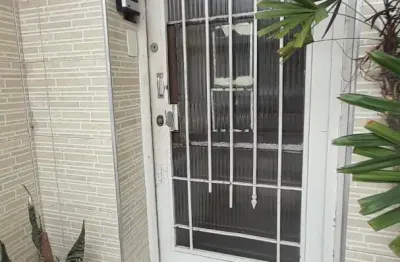 Salas para locação em ótima localização ! R$ 1.200,00 ( incluso água, luz e IPTU)