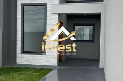 Casa com fachada moderna, 3 quartos, pé direito e espaço nos fundos