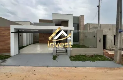 Belíssima casa térrea 3 quartos sendo 1 suíte com espaço nos fundos e passagem lateral