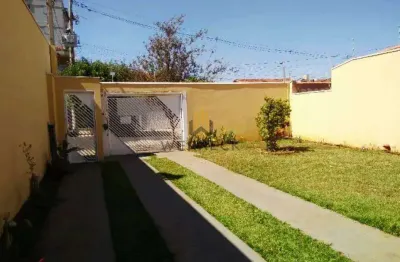 Casa com amplo quintal - 2 quartos - nova ribeirânia - ótimo para área de lazer