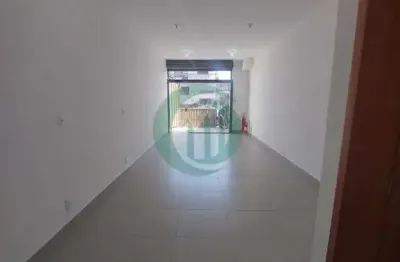 Excelente salão para fins comerciais no jardim do estádio!