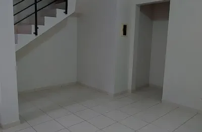 Casa com 2 quartos para alugar no Flores, Manaus 