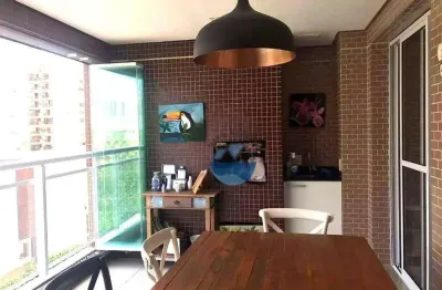 Apartamento à venda, 2 Quadras da Praia, 3 Quartos com SACADA - Pompéia/Santos