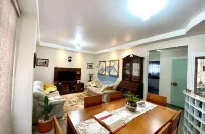 Apartamento Reformado Frente Mar com 3 Quartos - José Menino em Santos