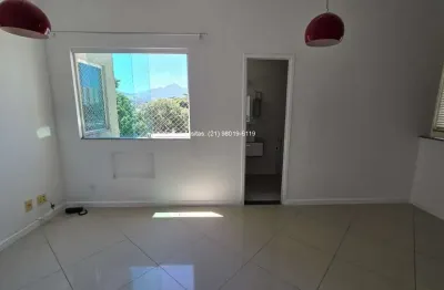 Oportunidade: Apartamento na Taquara, 2 quartos, 1 vaga, 4º andar