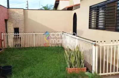 Casa à venda com 3 quartos e 4 vagas, 220m² - lagoinha.