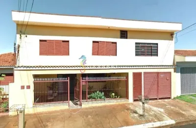 Casa à venda com 3 quartos, 350m² - centro - bonfim paulista.