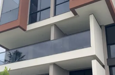Aptº 01quato,01 vaga fixa pé na areia em muro alto.