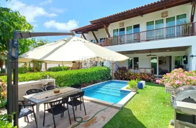 Casa beira mar, 03 quartos, com piscina privativa, mobiliada com móveis planejados