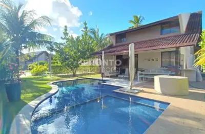 Bangalô beira mar de muro alto, perfeita para locação e moradia