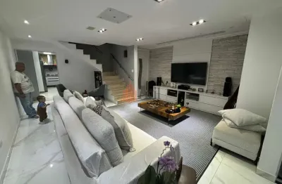 Casa Residencial 172m² com 3 quartos, 2 suítes à Venda no Anália Franco