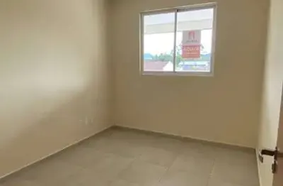 Apartamento muito bem localizado, com 1 suite mais 2 dormitórios.