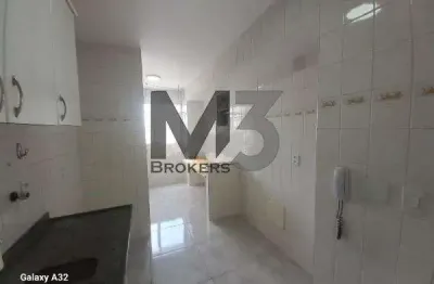 Aluga apartamento grande no centro com suíte e vaga de gafragem