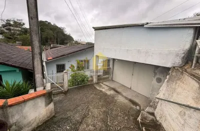 Casa com 3 quartos à venda na Rua Rolf Gern, Petrópolis, Joinville