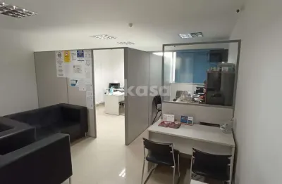 Sala comercial à venda no Parque Residencial Laranjeiras, Serra 