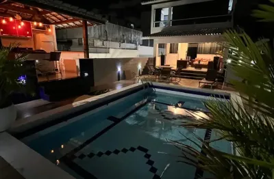 Casa com 4 quartos para alugar na Rua Carapeba, 908, Piatã, Salvador