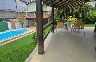 Linda casa semi mobiliada com piscina pronto para morar com um aria maravilhosa