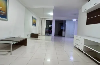 Linda casa emnum dos melhores condomínio de piata mobiliada