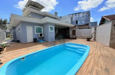Casa com 3 quartos à venda na Rua Alfredo Wagner, 602, Petrópolis, Joinville por R$ 930.000