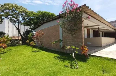 Casa para Venda em Cachoeira Paulista, Alto da Bela Vista, 4 dormitórios, 1 suíte, 4 banheiros, 6 vagas