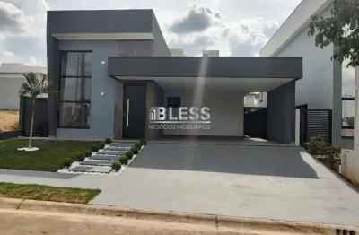 Linda casa a venda no condomínio gran ville são venâncio  casa com 3 dormitórios sendo suítes, sala estar, jantar e cozinha , espaço gourmet com churr