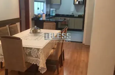 Imperdível: casa de 3 quartos com suíte e 2 vagas de garagem no pacaembu, itupeva-sp - 160m², 3 banheiros.