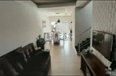 Casa em condomínio de luxo em jundiaí-sp: 3 quartos, 1 suíte, 1 sala, 2 banheiros, 3 vagas de garagem, 134m² de área no jardim celeste.
