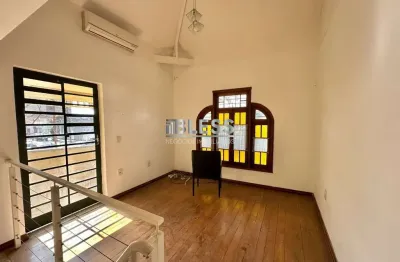 Casa à venda no centro da cidade ( rua prudente de moraes) excelente localização!
