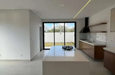 Casa com 3 quartos à venda na Rua Cesario Delboni, 1, Loteamento Park Gran Reserve, Indaiatuba