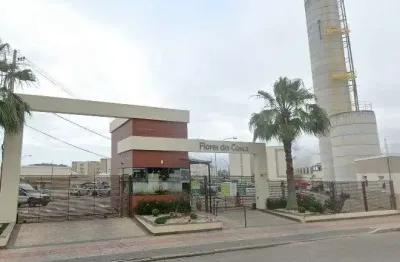 Apartamento com 02 dormitórios com estacionamento é área externa