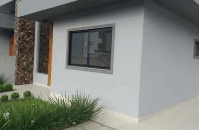 Casa geminada nova com 3 dormitórios (1 suíte), ofurô e pátio privativo – 97 m² em local tranquilo próximo à natureza