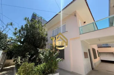 Casa com 4 dormitórios à venda, 200 m² por R$ 2.100.000 - Embaré - Santos/SP