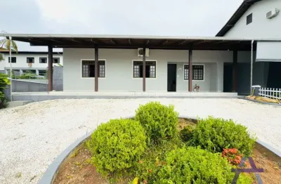 Casa com 4 quartos à venda na rua christian wilhelm staack, 175, itoupava central, blumenau por r$ 550.000