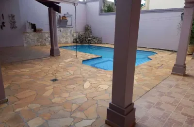 Casa com 3 quartos à venda no Jardim Itaperi, Atibaia 