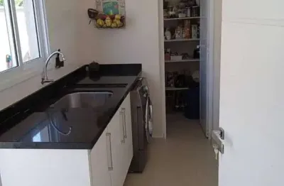 Casa térrea c/ piscina no condomínio shamballa ii - atibaia