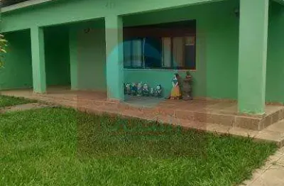 Ocean vende: maricá casa com 3 quartos sendo 1 suíte, sala grande, cozinha ampla, banheiro, piscina