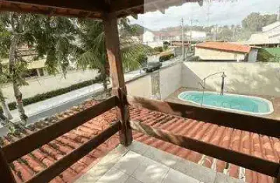 Ocean vende:piratininga, casa duplex, 3 quartos sendo 1 suíte com closet, piscina, churrasqueira